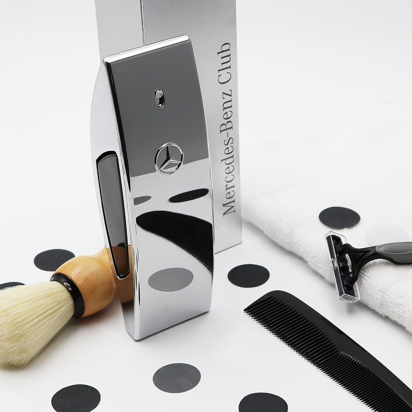 Mercedes-Benz Club - Fragancia elegante - Sensual notas aromáticas amaderadas - Hipnotiza los sentidos con el espray original de lujo para hombre Eau De Toilette - 3.4 oz